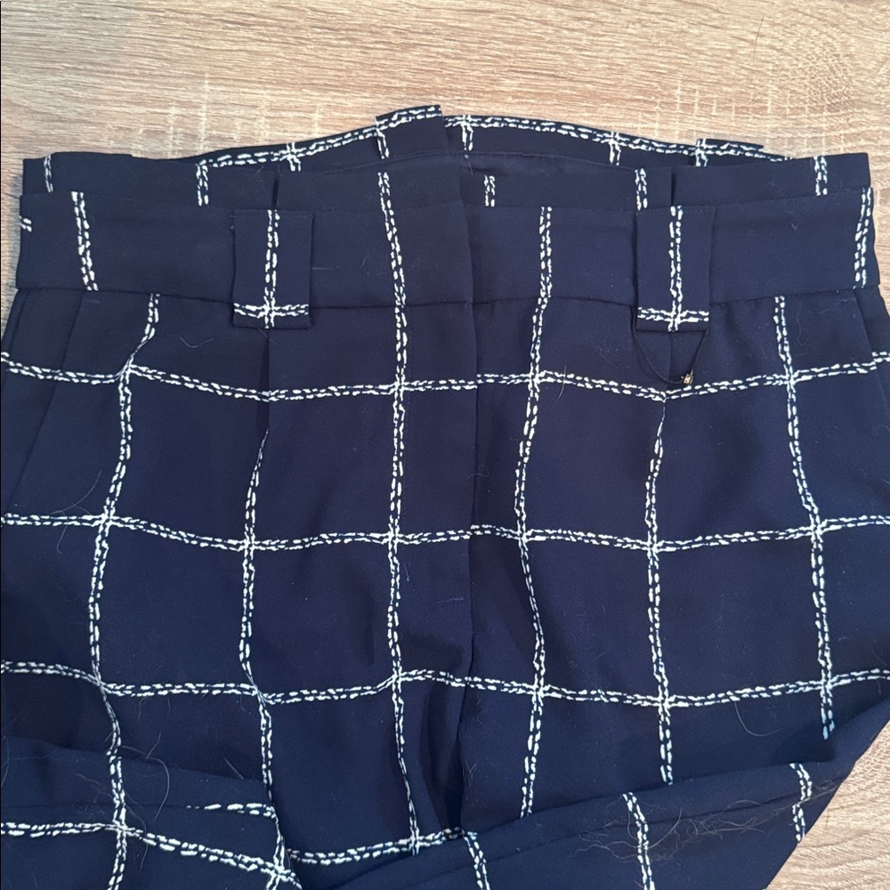 Express Pants - Picture 2 of 3